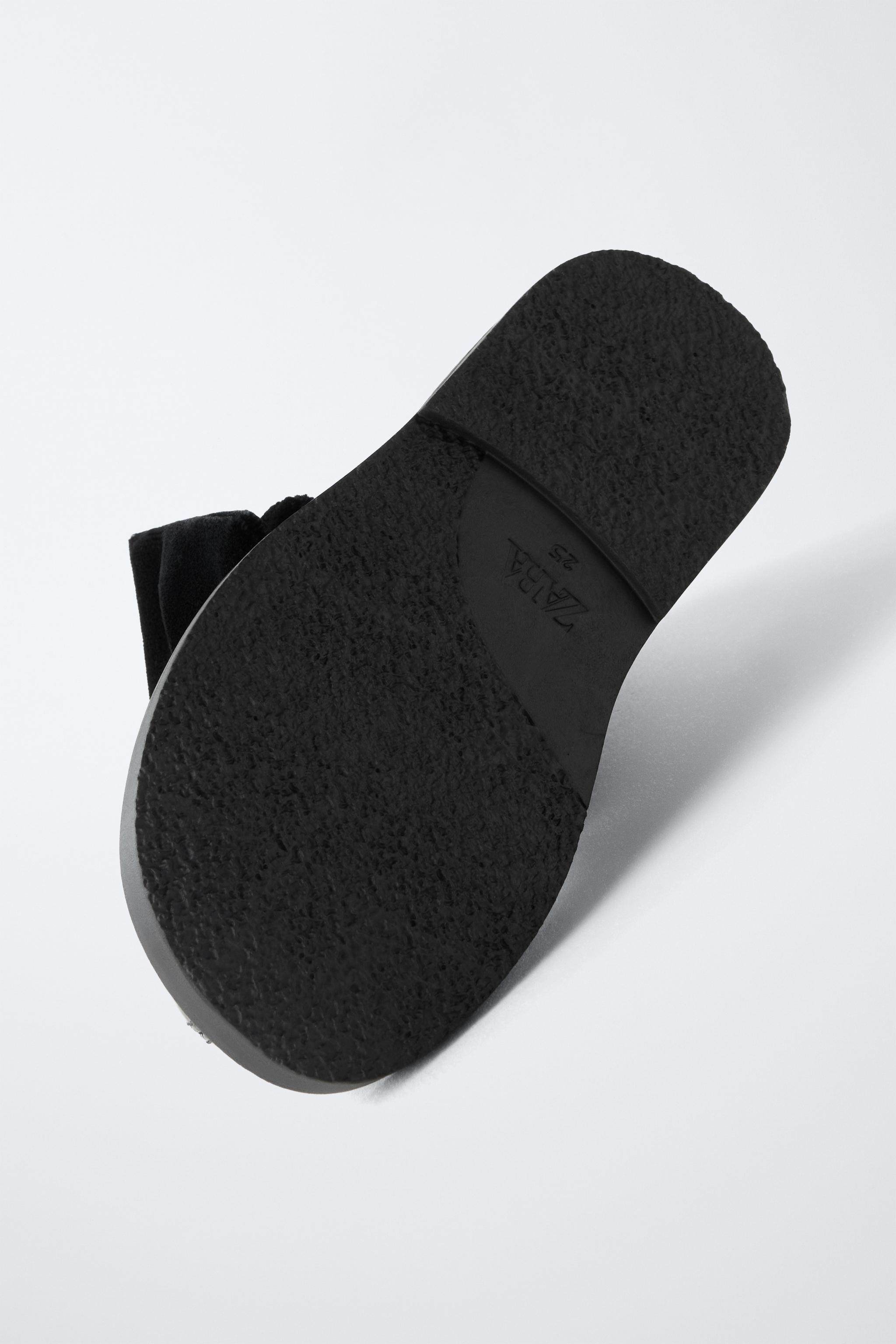 PATENT FINISH BOW BOOTS